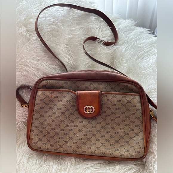 VINTAGE GUCCI EUC Authentic 2 Piece Gucci BAG and WALLET - Picture 2 of 15